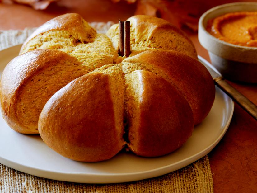 Pumpkin-Shaped Pumpkin Bread - Cooking TV Recipes