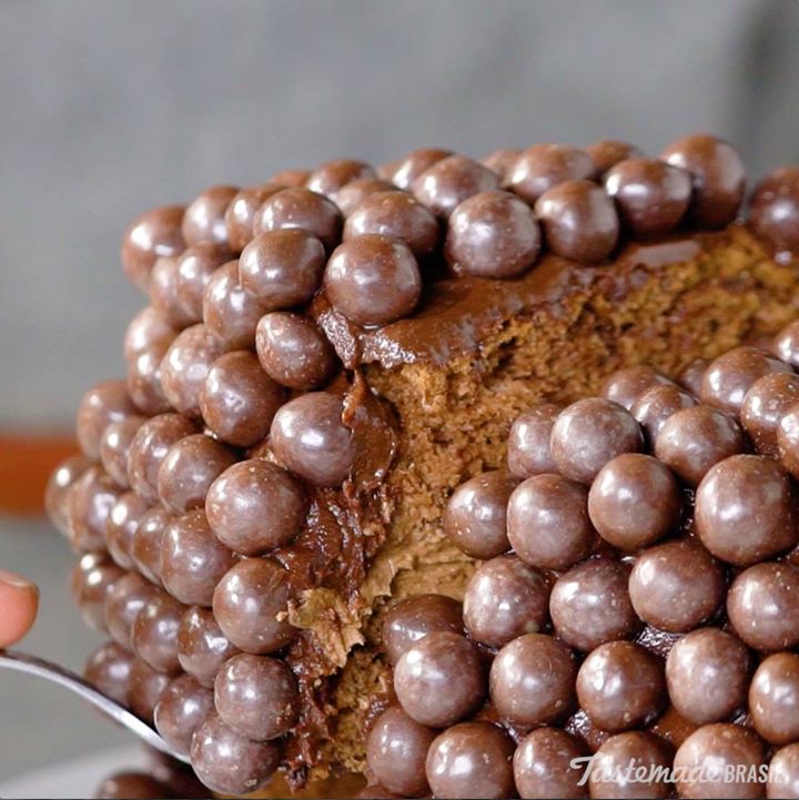 Malt Ball Mini Cheesecakes with Chocolate Ganache - Shugary Sweets