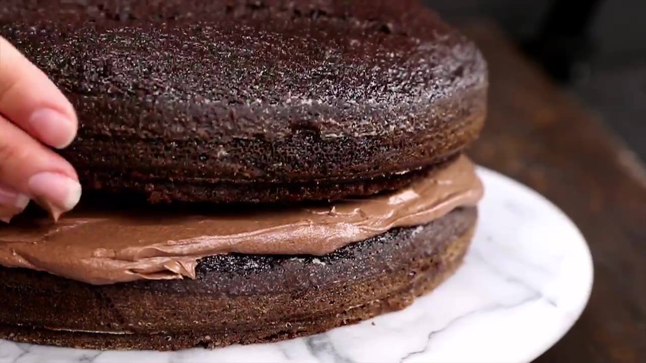 Mary Berry's Very Best Chocolate Cake Recipe | Lakeland Inspiration